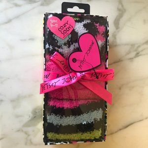 XOX BETSEY JOHNSON 3pk plush cozy socks sz 9-11 NIB